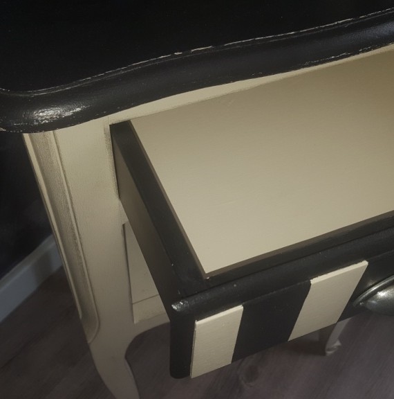 augredupinceau_chevet chêne lin_noir_pochoir reine 4