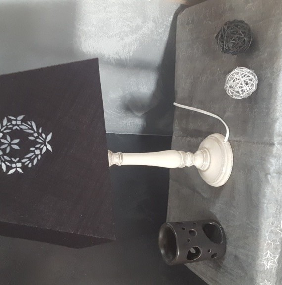 augredupinceau_lampe_abat jour noir_pochoir coeur 3