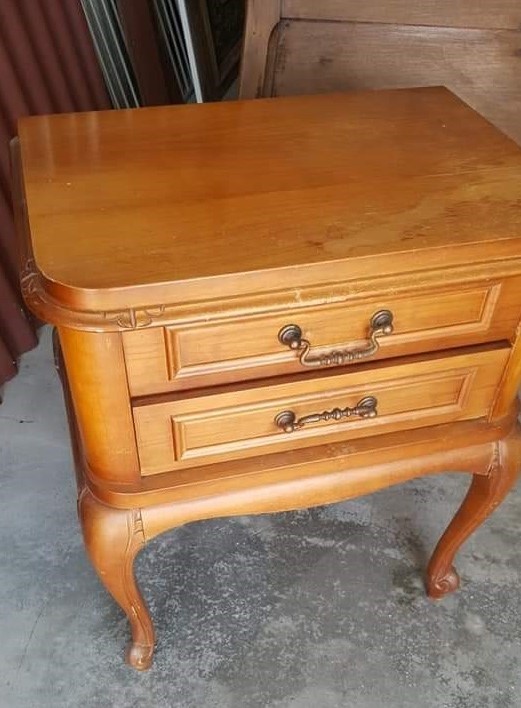 augredupinceau_chevet merisier_style Régence 2_compressed