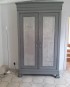 Armoire ancienne au design industriel