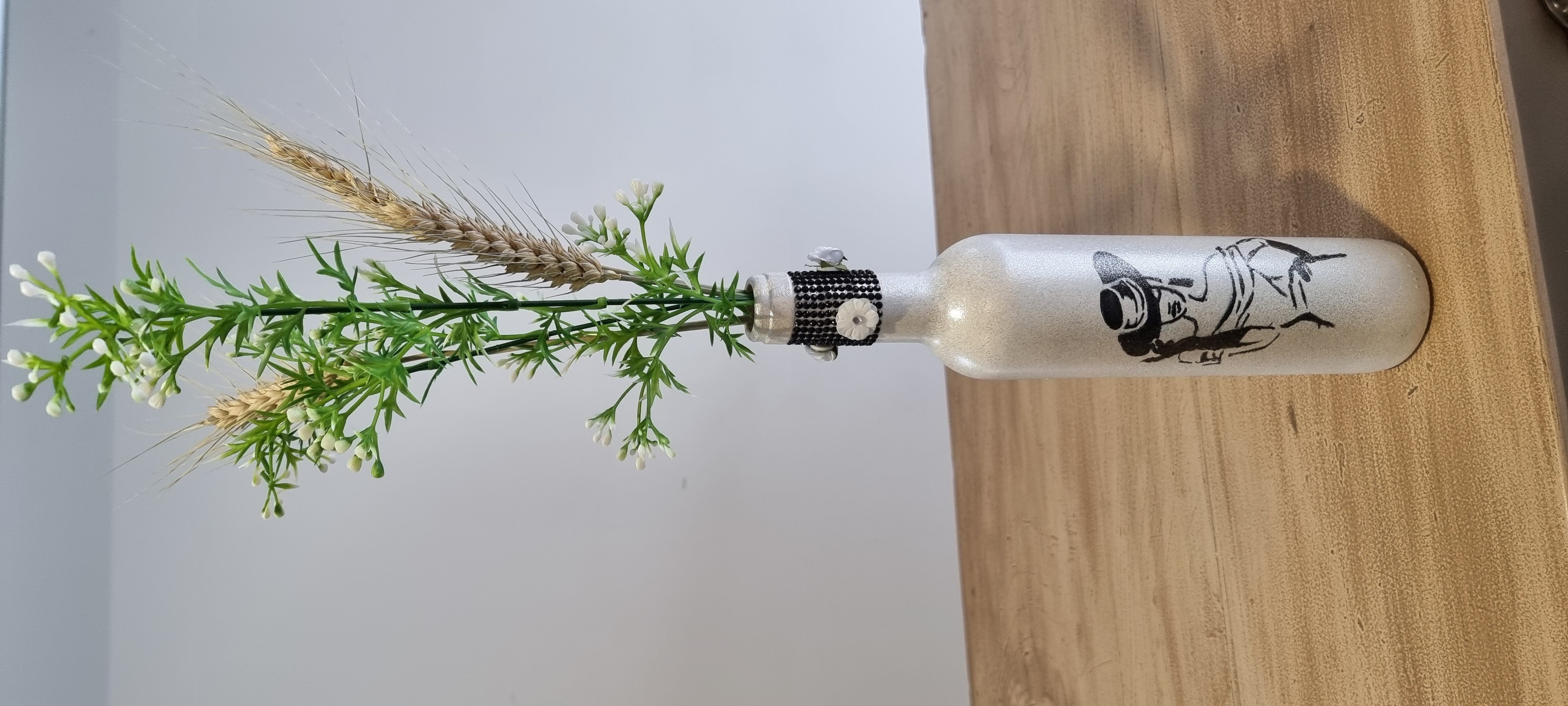 Bouteille en verre customisée “femme mode”